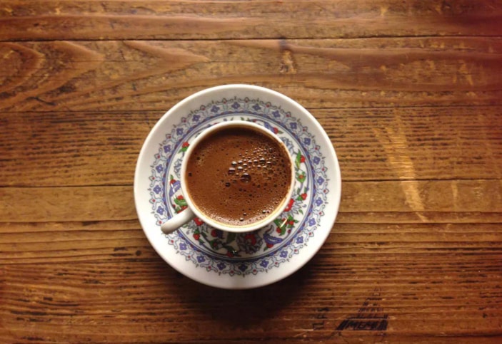 Yağları yok etmek için bir kaşık yetiyor! Türk kahvesini bir de böyle deneyin!