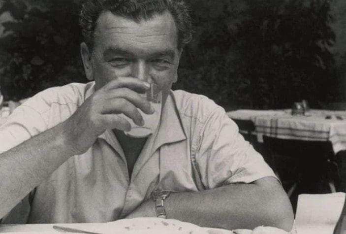 Çevirileriyle yaşayan, pek çok eseri dilimize kazandıran yazar: Sabahattin Eyüboğlu 