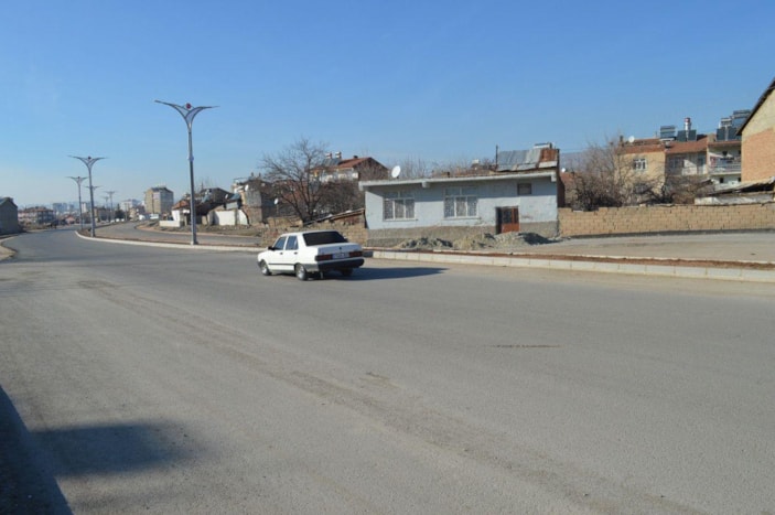 Uzlaşma sağlanamayınca 600 metrekarelik ev yol ortasında kaldı -5