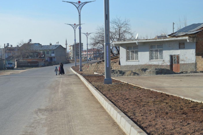 Uzlaşma sağlanamayınca 600 metrekarelik ev yol ortasında kaldı -7