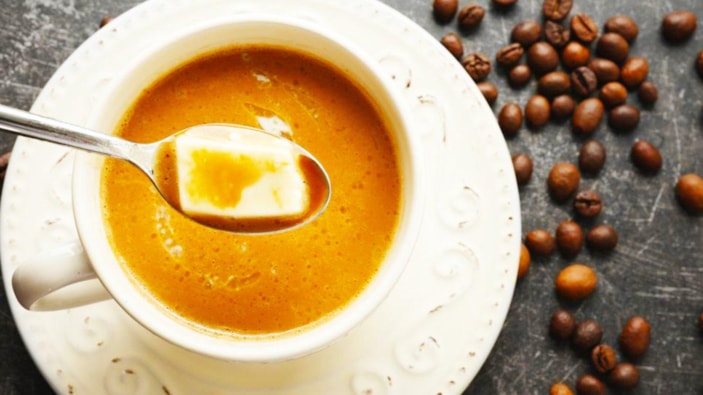 Yağları yok etmek için bir kaşık yetiyor! Türk kahvesini bir de böyle deneyin!