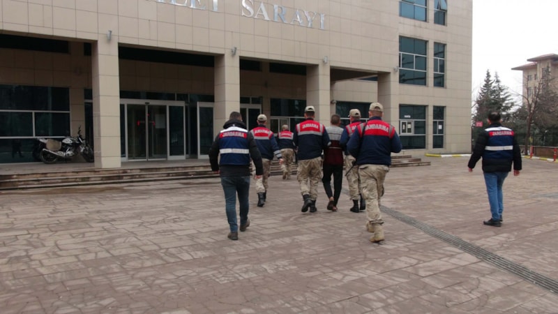 Sultangazi'de yolda yürürken öldürülen genç kadının katili yakalandı
