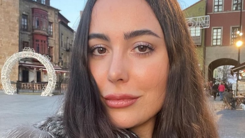 Ronaldo'nun baldızından yarı çıplak poz