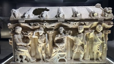 Bursa'da, binlerce yıllık lahitteki aşk mesajını arkeologlar çözdü