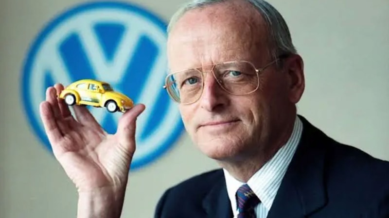 Volkswagen'e en parlak dönemini yaşatan başkan Carl Hahn hayatını kaybetti