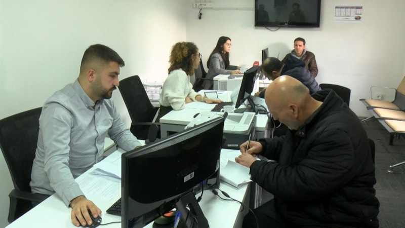 Minibüsle taksi dolmuşların, taksiye dönüştürülmesi için start verildi