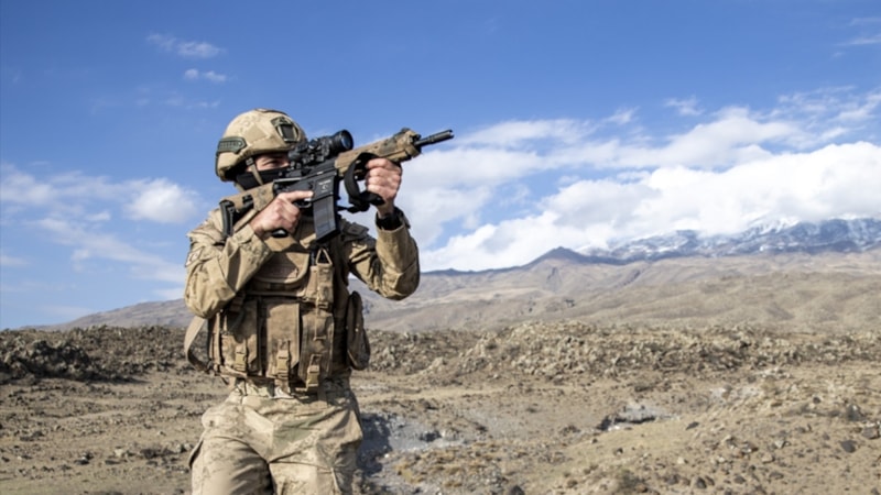 Türkiye'ye sızmaya çalışan 16 kişi yakalandı