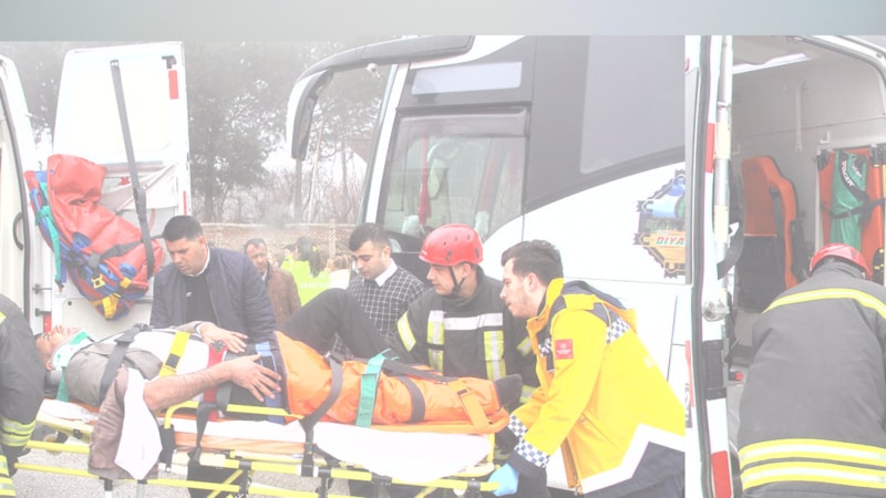 Manisa'da bir kamyonet, kazaya müdahale edenlere çarptı: 1 ölü 3 yaralı