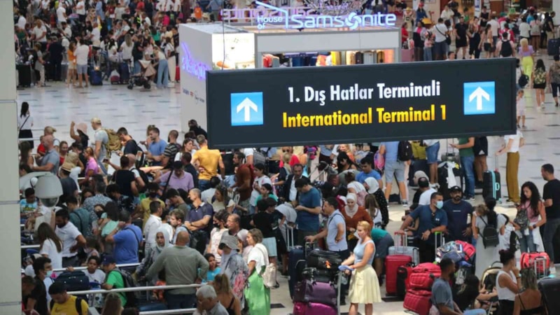 Antalya'ya yeni yılda da yabancı turist akını: 118 bin 762 turist geldi