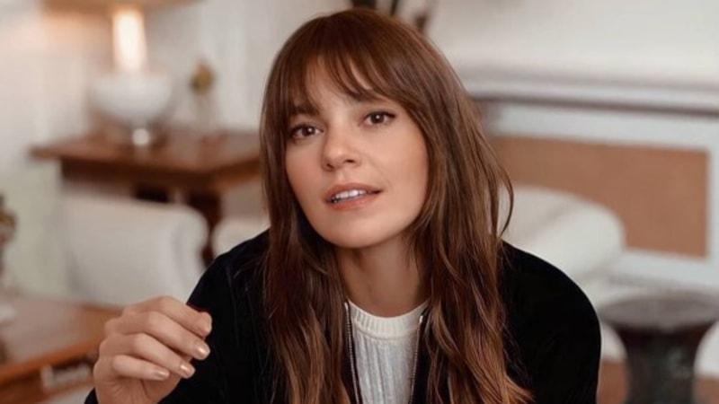 Aslı Enver'in kızı olacak