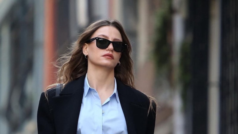 Serenay Sarıkaya'nın 7 bin TL'lik minik çantası