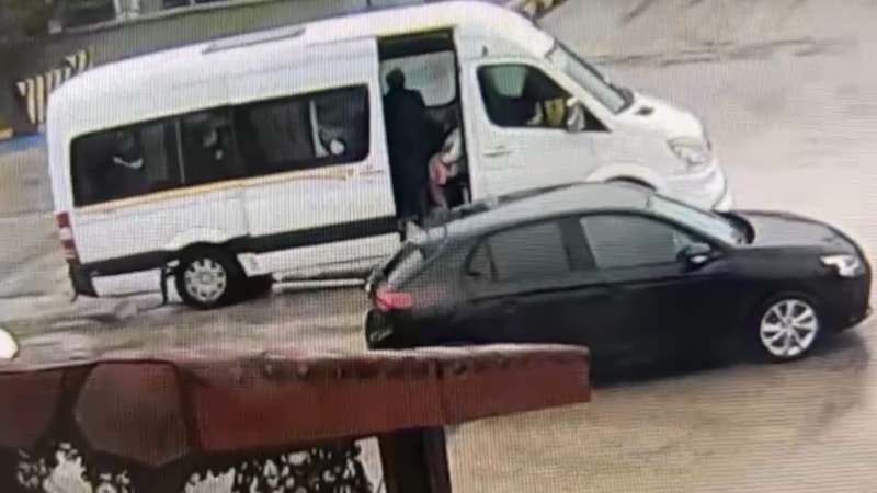 Malatya'da bir servis şoförü üç öğrenciye tokat attı