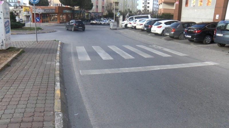 İstanbul'da çarptığı kuryeyi ezmeye çalışan sürücü