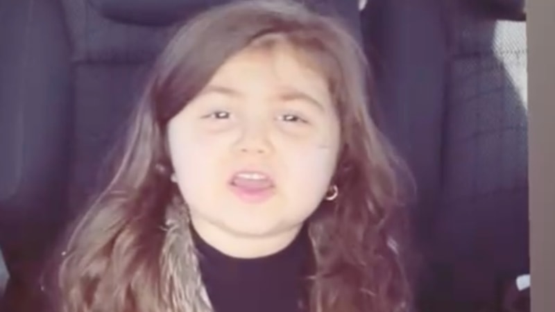 Minik Melisa'nın şarkı söylediği anlar viral oldu