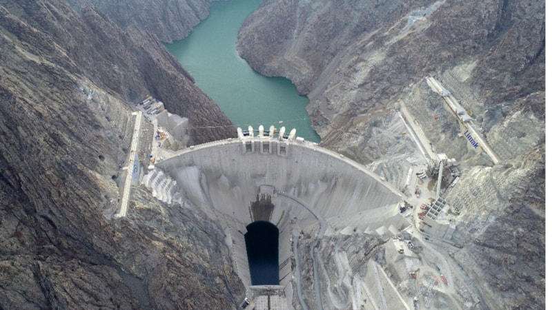 Artvin'de baraj suyunun Yusufeli'ne ulaşmasına bin metre kaldı