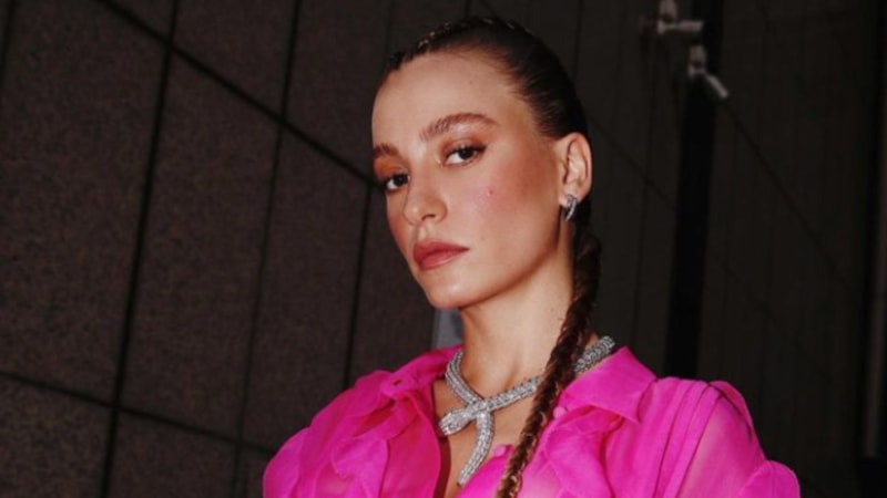 Serenay Sarıkaya'nın ayakları yeniden gündemde