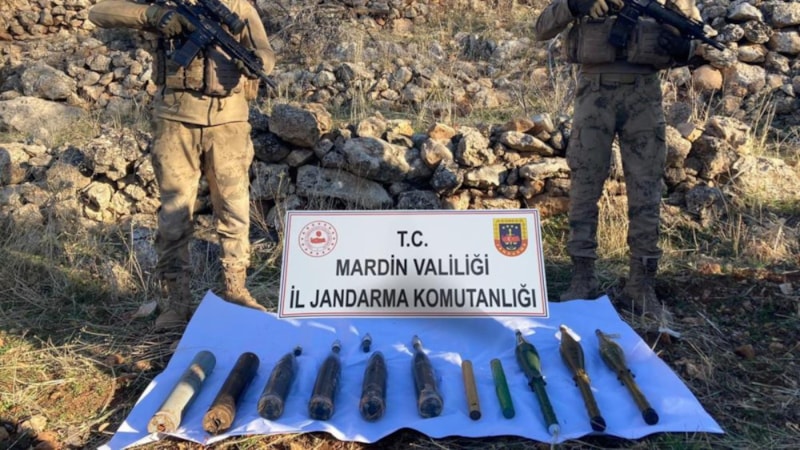 Mardin’de PKK’nın patlayıcı ve malzeme depolarına ağır darbe