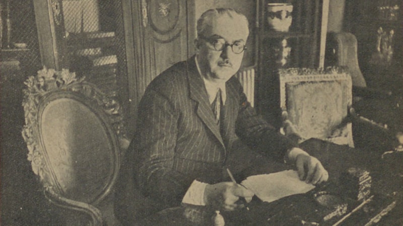 Mithat Cemal Kuntay'ın edebiyatımızda ilk ona giren romanı: Üç İstanbul