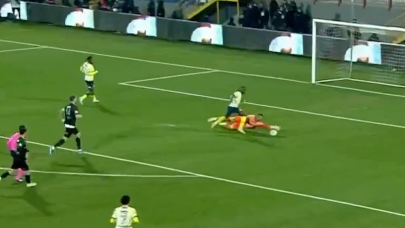 Enner Valencia'nın Ümraniyespor maçında kaçırdığı gol