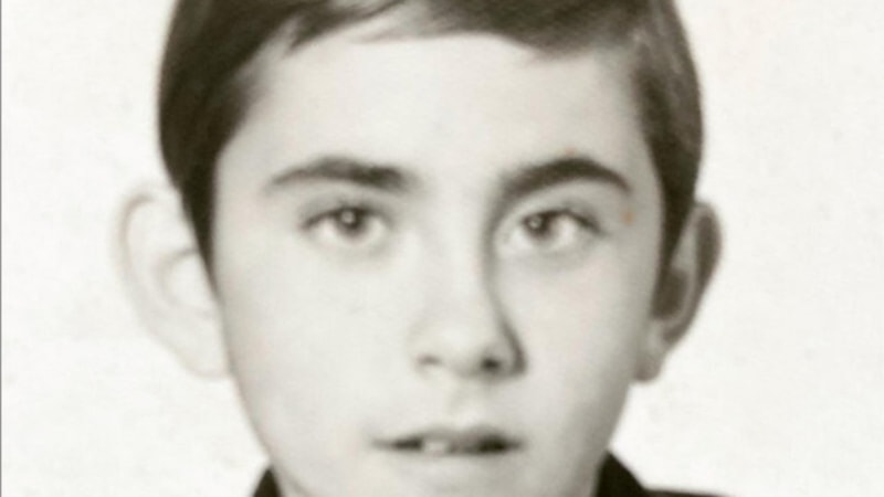 Peker Açıkalın: Sağ kulağımı öğretmen büyüttü