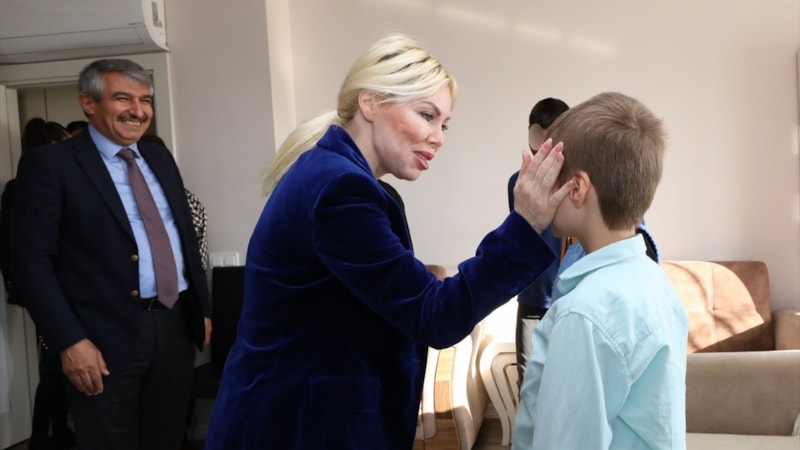 Bursa'da çöp evde bulunan Cem, 31 kiloya çıktı