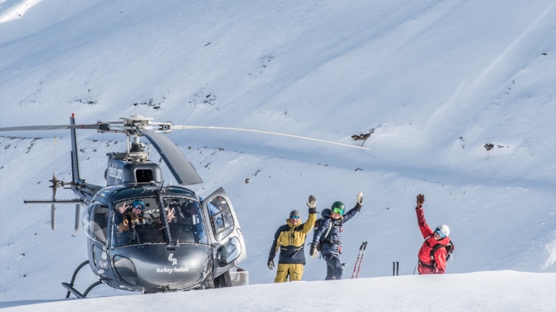 Rize'nin zirvelerinde heliski heyecanı sürüyor