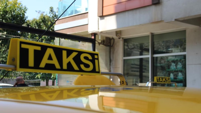 İzmir'de taksilerin yeni ücret tarifesi belli oldu