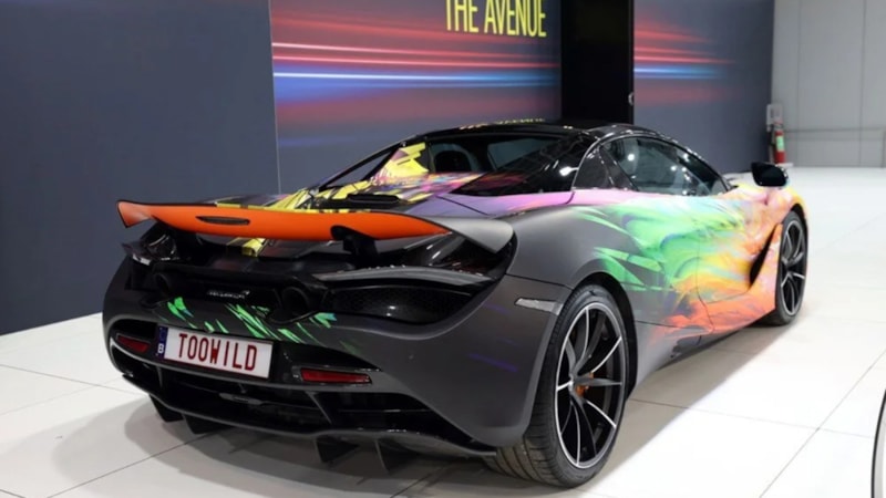 Brüksel Otomobil Fuarı'nda milyonluk araçlar sergilendi