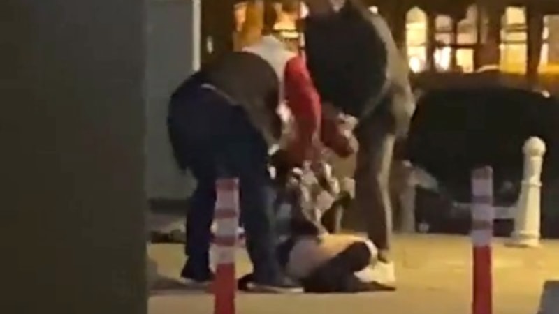 Beylikdüzü'nde eğlence mekanı çıkışında bir kadın darbedildi