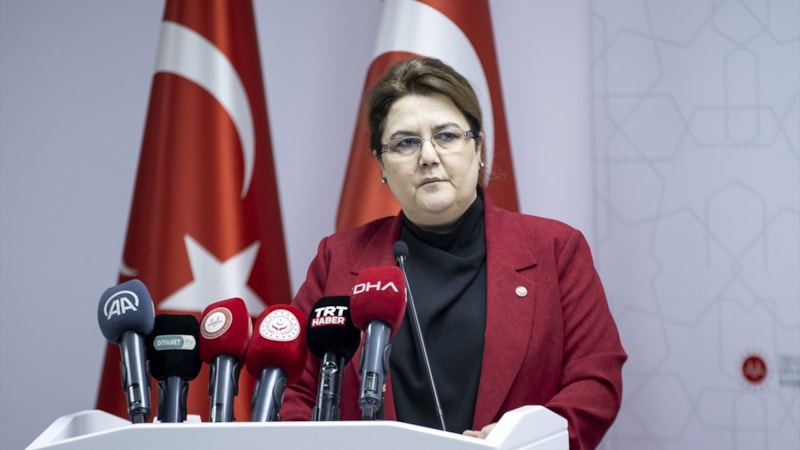 Derya Yanık: Eşcinsellikle mücadele yaşam tarzına müdahale değil