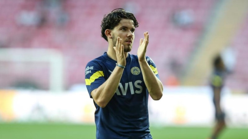 Bir tek kaleye geçmedi! Ferdi Kadıoğlu'nun yeni mevkisi orta saha