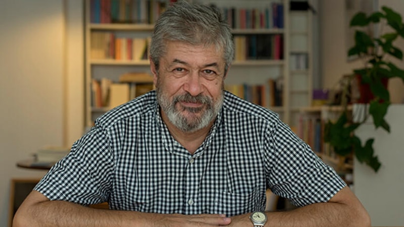 Semih Gümüş'ün kırk yıllık yazarlık serüveni Yaşadıklarım Belleğimde Uğulduyor kitabında