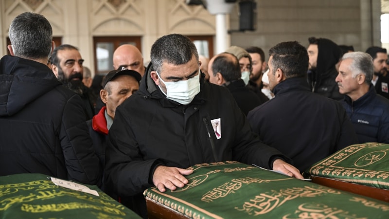 Ümit Özat'ın babası Ali Özat son yolculuğuna uğurlandı