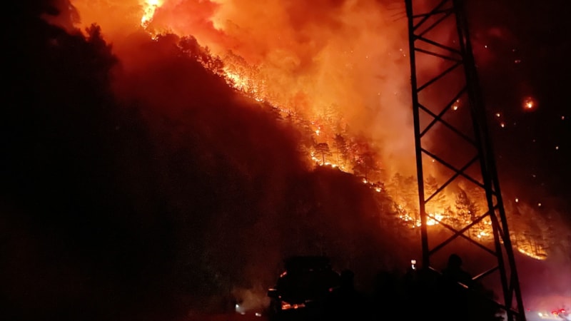 Antalya'nın 4 ayrı noktasında yangın çıktı