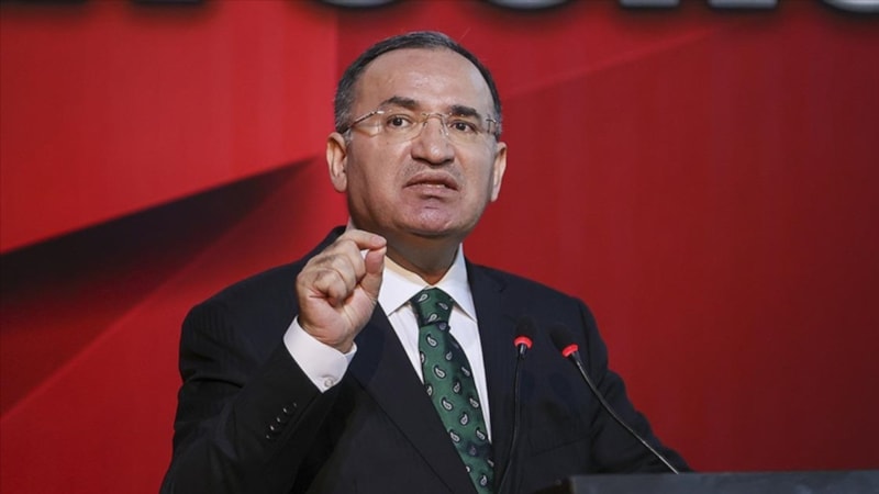 Bekir Bozdağ: Müslümanlara saldırı olduğunda hukuk suspus oluyor