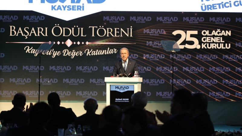 Hulusi Akar: NATO'ya katılmakla ilgili onay bekliyorlar