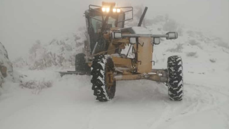 Diyarbakır’da kar 116 yerleşim yerinin yolunu kapattı