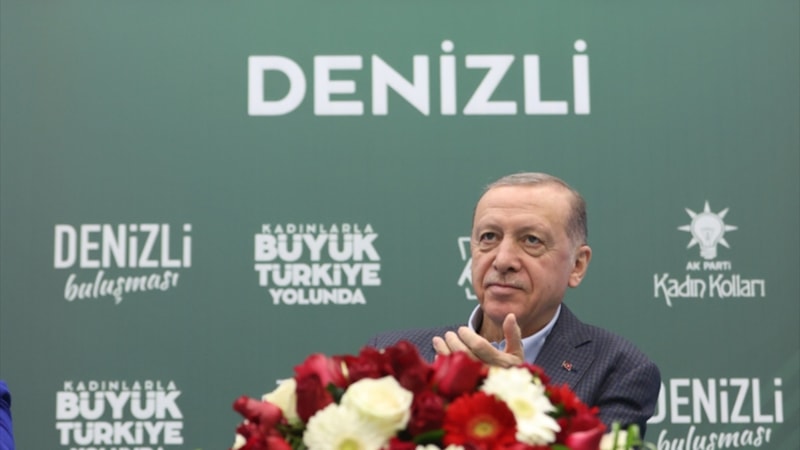 Cumhurbaşkanı Erdoğan, emekçi kadın işçilerle bir araya geldi