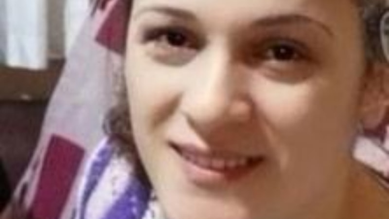 İstanbul'da eşi tarafından katledilen kadın son yolculuğuna uğurlandı