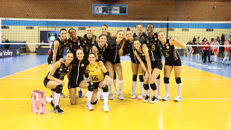 VakıfBank Şampiyonlar Ligi'nde Kızılyıldız'a şans vermedi