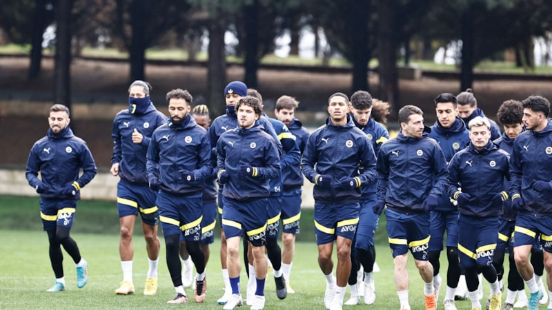 Fenerbahçe'nin Adana Demirspor maçı kamp kadrosu belli oldu