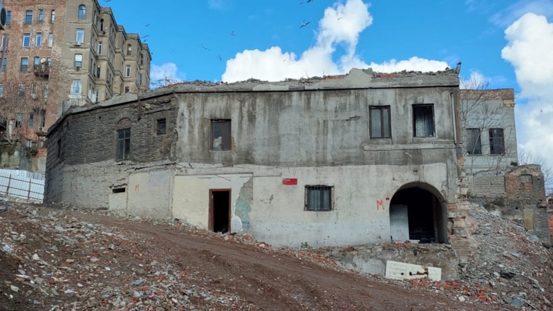 İstanbul'da 200 yıllık genelev sokağı kılık değiştiriyor