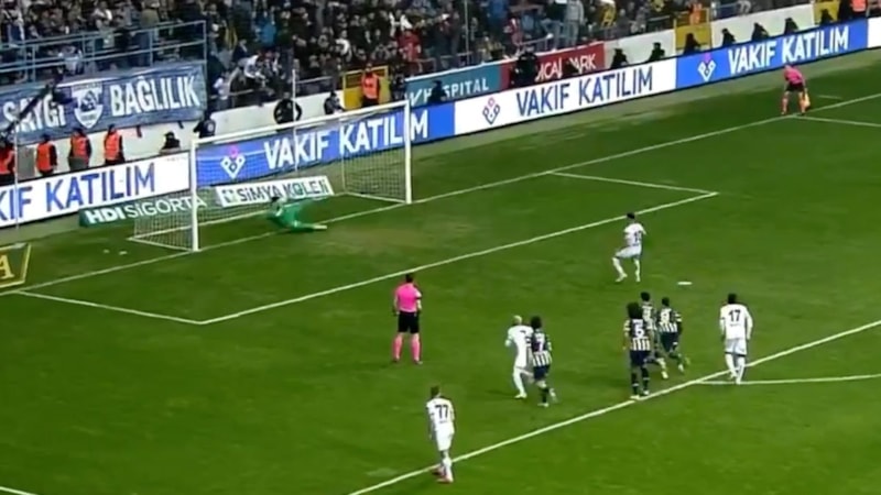 Belhanda, penaltı vuruşunda Altay'ı geçemedi