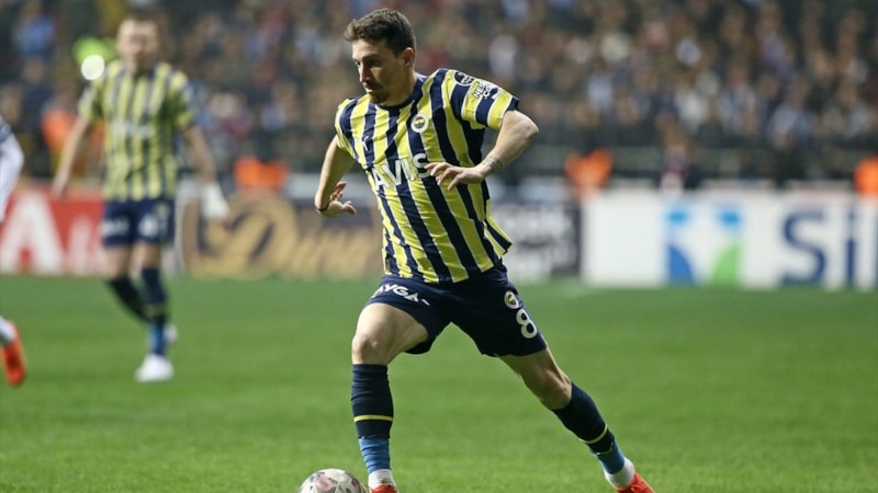 Mert Hakan: Hakemin düdük ağzına gidiyor ama vazgeçiyor