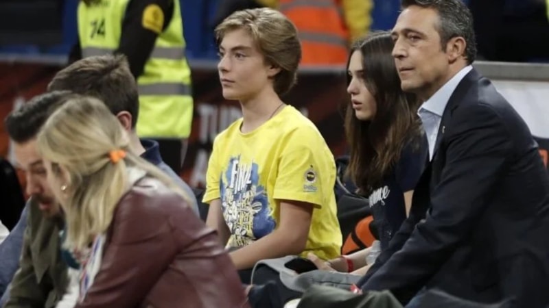 Ali Koç'un oğlu Kerim Rahmi Koç, kayak yaparken yaralandı