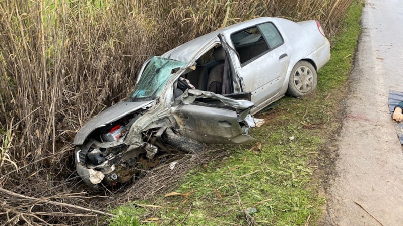 İzmir'de otomobil kanala düştü: 1 ölü, 3 yaralı