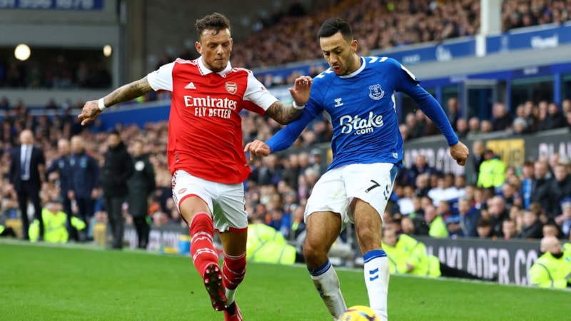 Lider Arsenal, Everton'a mağlup oldu