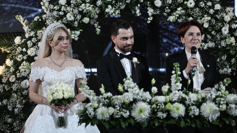 İyi Parti Genel Başkanı Meral Akşener nikah şahidi oldu