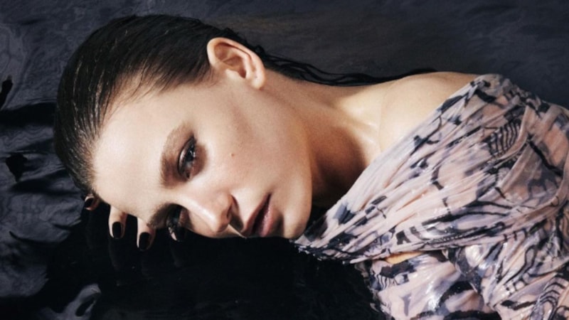 Serenay Sarıkaya'nın sosyal medya paylaşımlarına yorum yağdı: Yangın yeri buralar