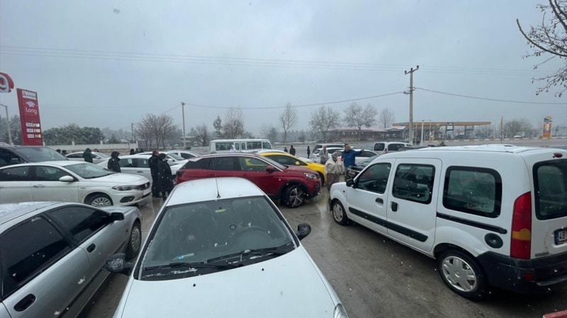 Muğla-Denizli kara yolu kar nedeniyle ulaşıma kapatıldı